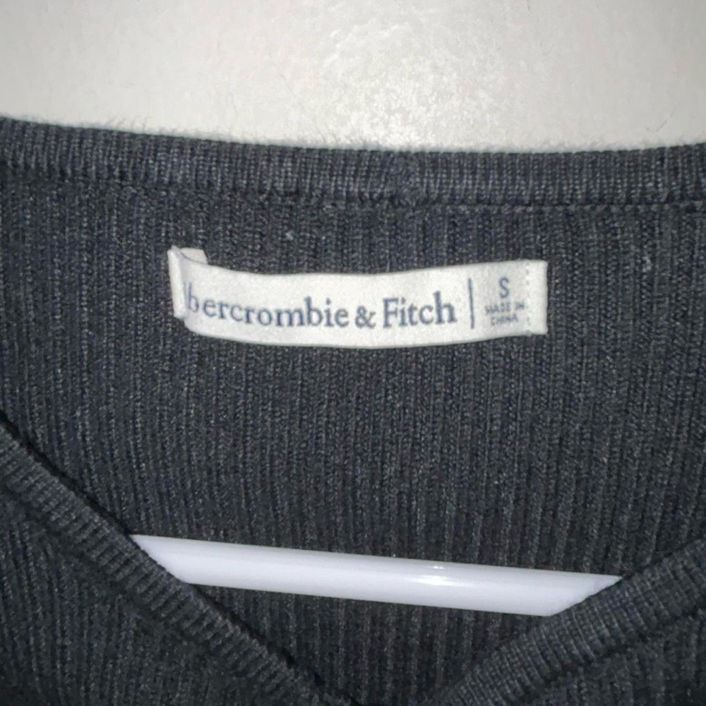 Abercrombie & Fitch Ribbed Top - Picture 5 of 9